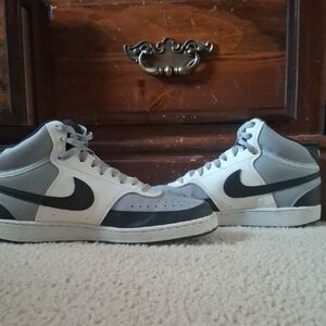 Nike Men's Black and Gray Sneakers
